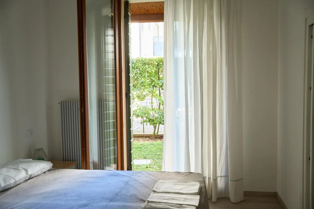 Appartamenti Villa Paola-Pochi Passi Dal Mare-Zona Piazza Aurora-Jesolo 0*,  Italie