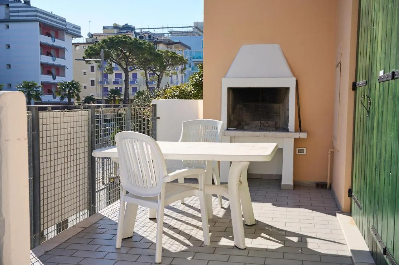 Appartamenti Villa Paola-Pochi Passi Dal Mare-Zona Piazza Aurora-Jesolo 0*,